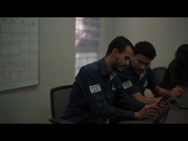 Equipe da Romasol trabalhando em um projeto